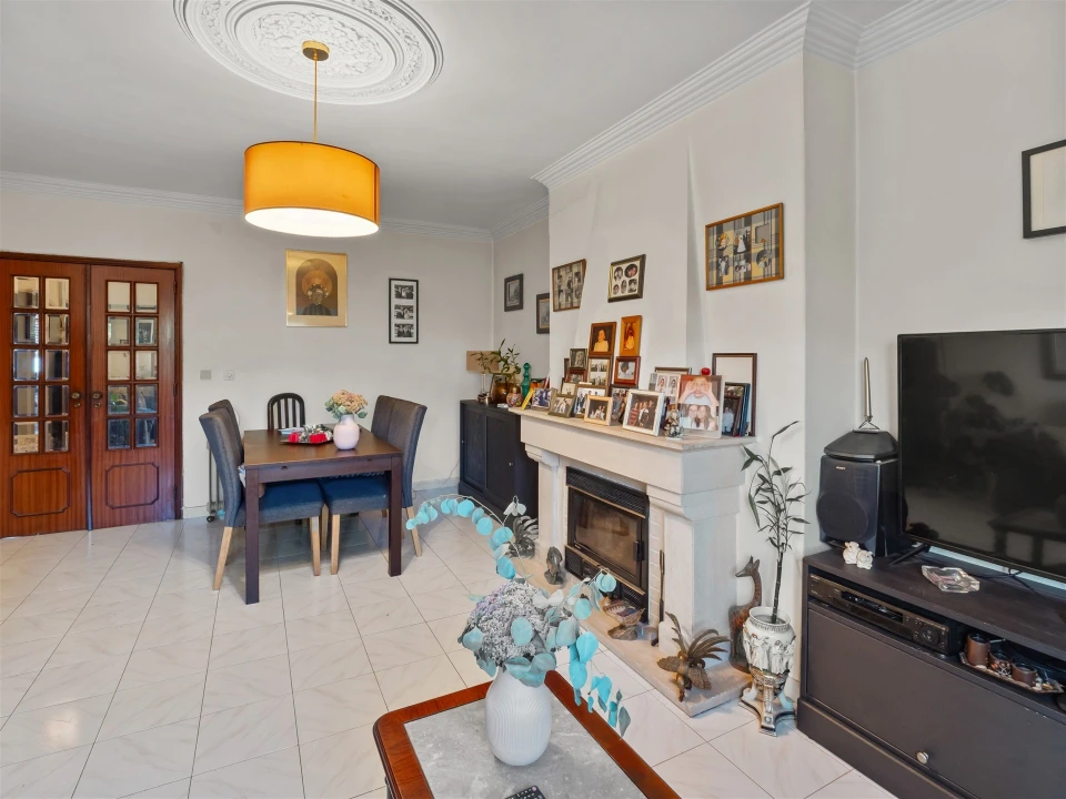 Apartamento T3 para Venda em Carnaxide e Queijas Foto 12