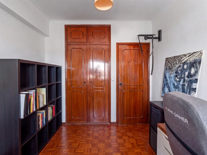 Apartamento T3 para Venda em Carnaxide e Queijas Foto 23