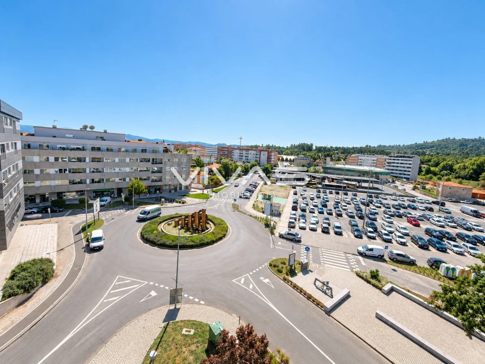 Apartamento T3 para Arrendamento em Vila Verde e Barbudo Foto 14