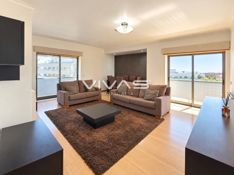 Apartamento T3 para Arrendamento em Vila Verde e Barbudo Foto 6