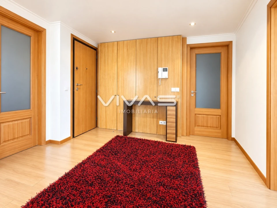 Apartamento T3 para Arrendamento em Vila Verde e Barbudo Foto 3