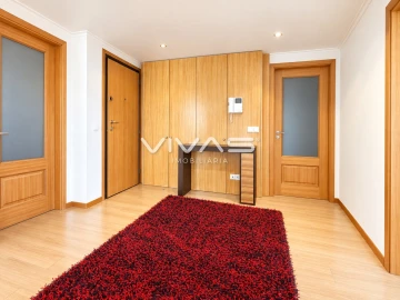 Apartamento T3 para Arrendamento em Vila Verde e Barbudo