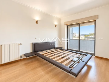 Apartamento T3 para Arrendamento em Vila Verde e Barbudo