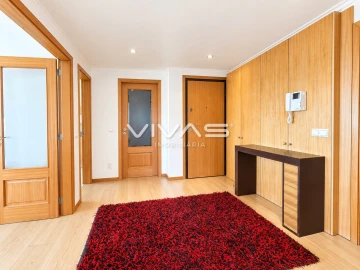 Apartamento T3 para Arrendamento em Vila Verde e Barbudo