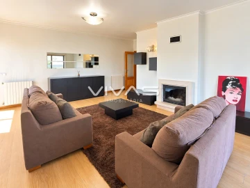 Apartamento T3 para Arrendamento em Vila Verde e Barbudo