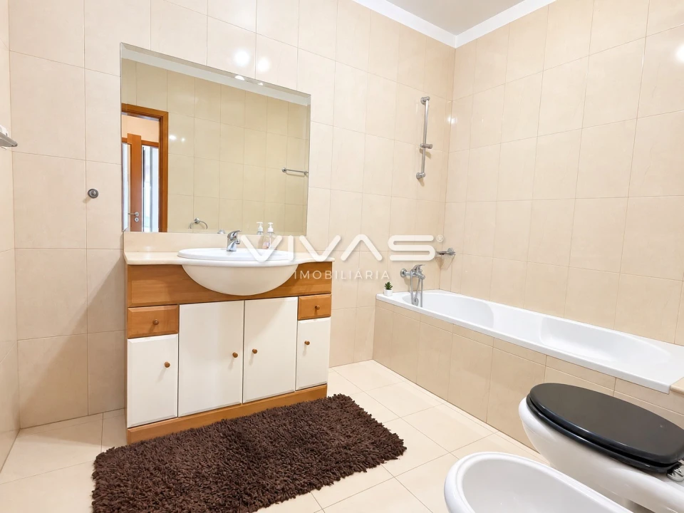 Apartamento T3 para Arrendamento em Vila Verde e Barbudo Foto 7
