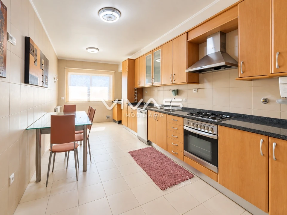 Apartamento T3 para Arrendamento em Vila Verde e Barbudo Foto 1