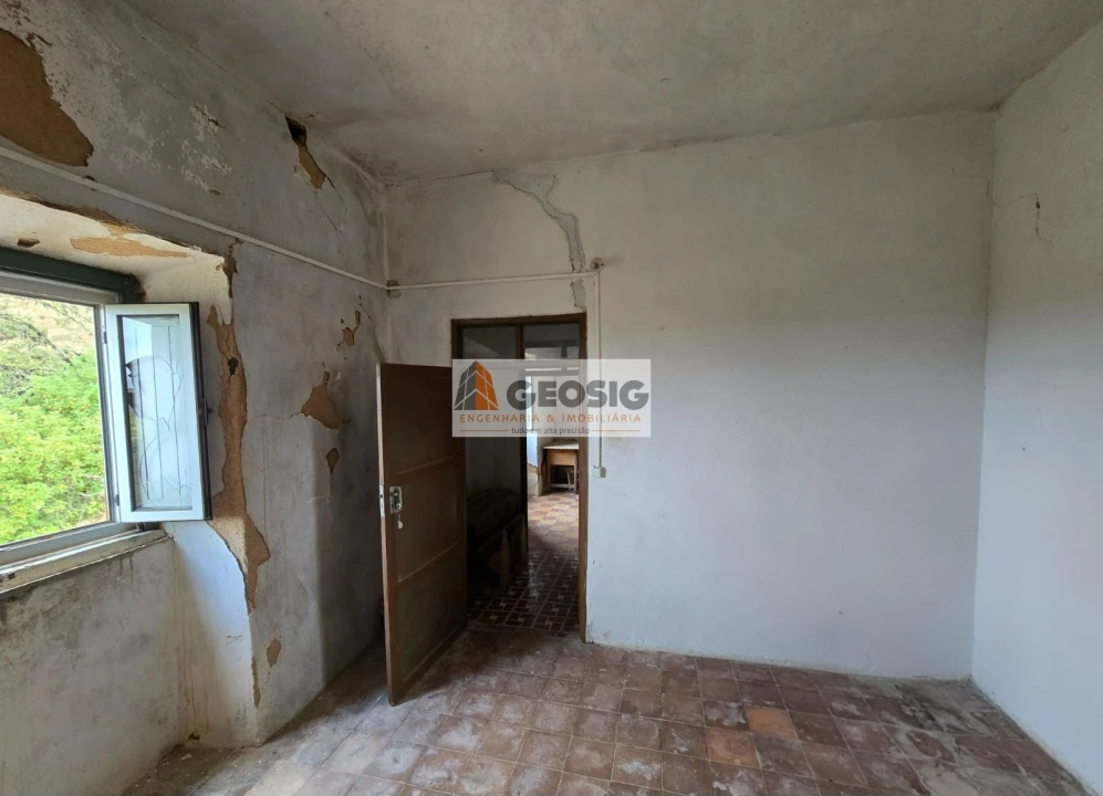 Quinta T4 para Venda em São Barnabe Foto 5