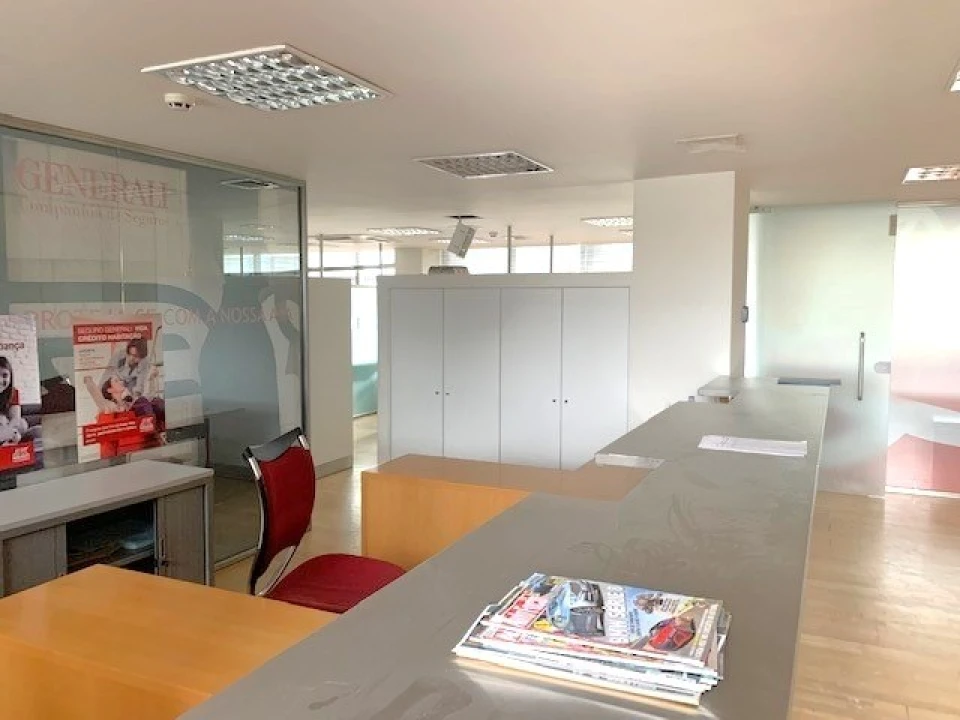 Escritório para Arrendamento em Ramalde Foto 4