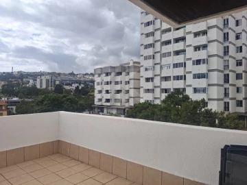 Apartamento T2 para Arrendamento em Funchal (Se)