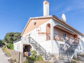 Moradia T4 para Venda em Serra de Santo Antonio