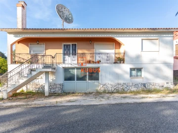 Moradia T4 para Venda em Serra de Santo Antonio