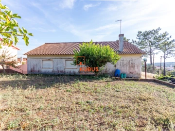 Moradia T4 para Venda em Serra de Santo Antonio