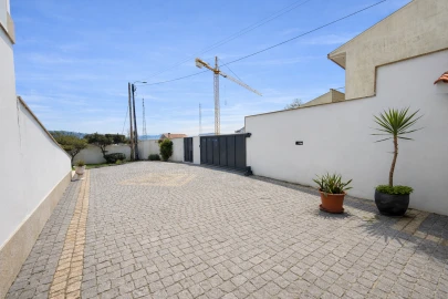 Moradia T4 para Arrendamento em Barcelos, V.Boa, V.Frescainha