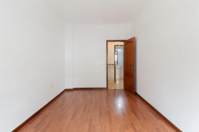 Apartamento T3 para Arrendamento em Santo Antonio da Charneca