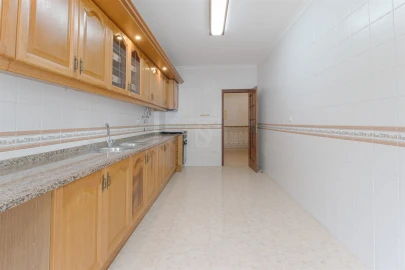 Apartamento T3 para Arrendamento em Santo Antonio da Charneca