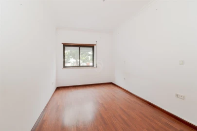 Apartamento T3 para Arrendamento em Santo Antonio da Charneca
