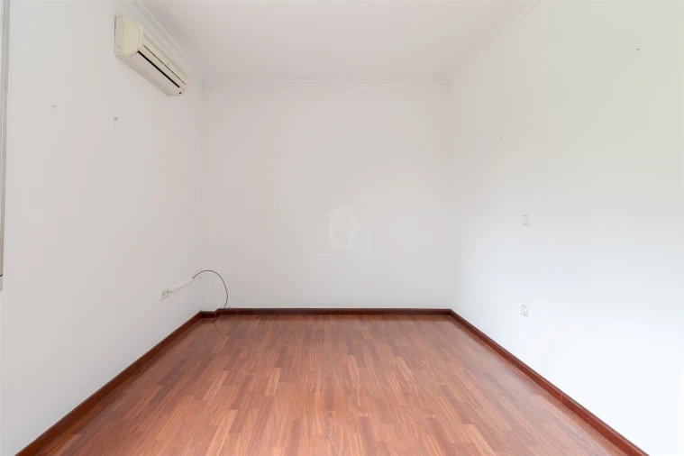 Apartamento T3 para Arrendamento em Santo Antonio da Charneca Foto 13