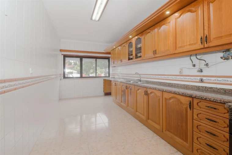 Apartamento T3 para Arrendamento em Santo Antonio da Charneca Foto 2