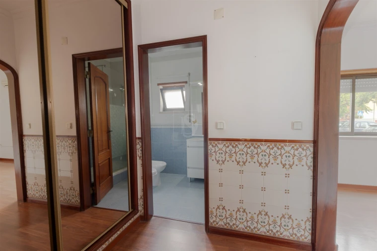 Apartamento T3 para Arrendamento em Santo Antonio da Charneca Foto 11