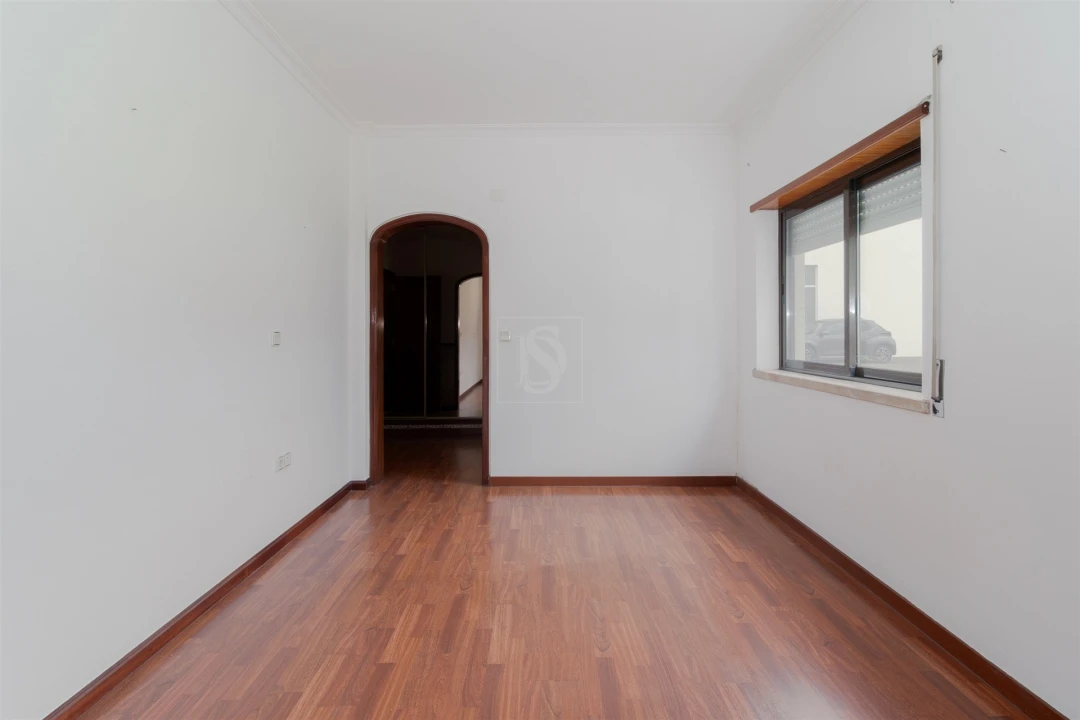 Apartamento T3 para Arrendamento em Santo Antonio da Charneca Foto 5