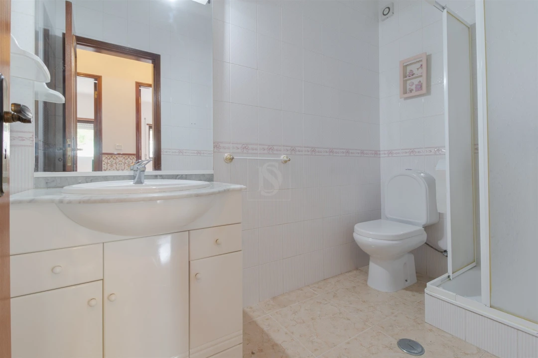 Apartamento T3 para Arrendamento em Santo Antonio da Charneca Foto 8