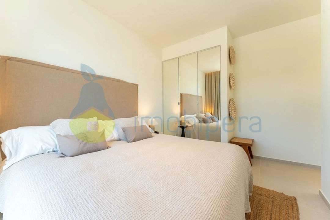 Moradia T4 para Venda em Santa Barbara de Nexe Foto 20