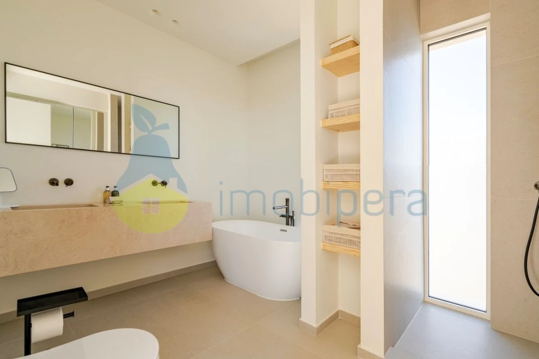 Moradia T4 para Venda em Santa Barbara de Nexe Foto 21