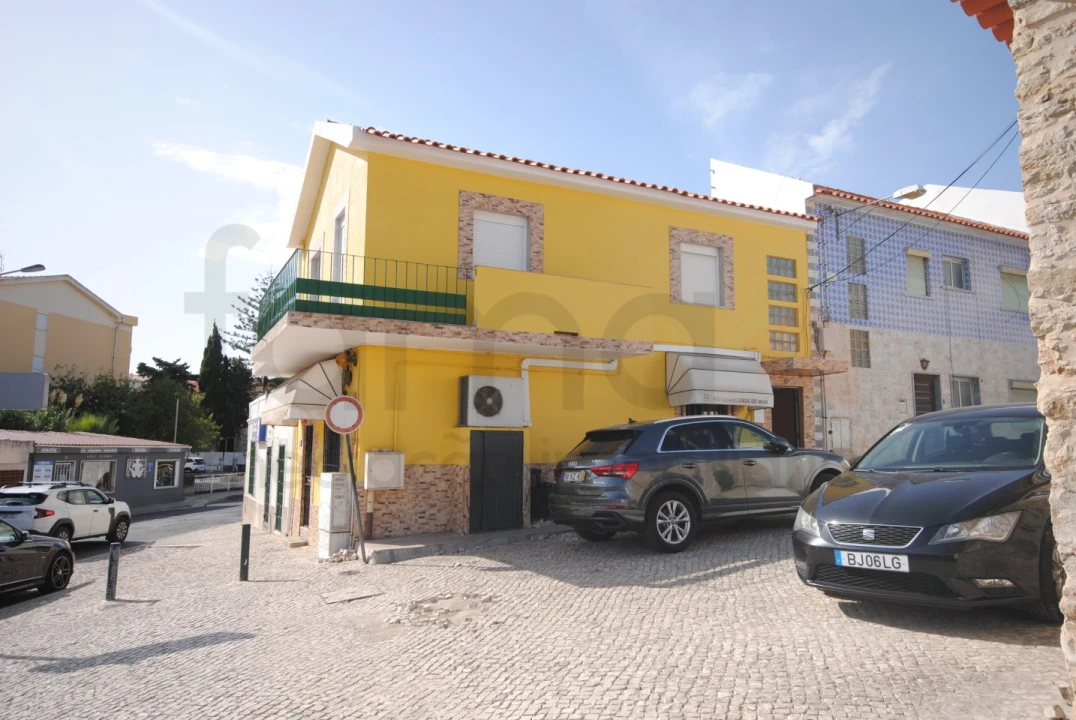 Apartamento T2 para Arrendamento em São Domingos de Rana Foto 2