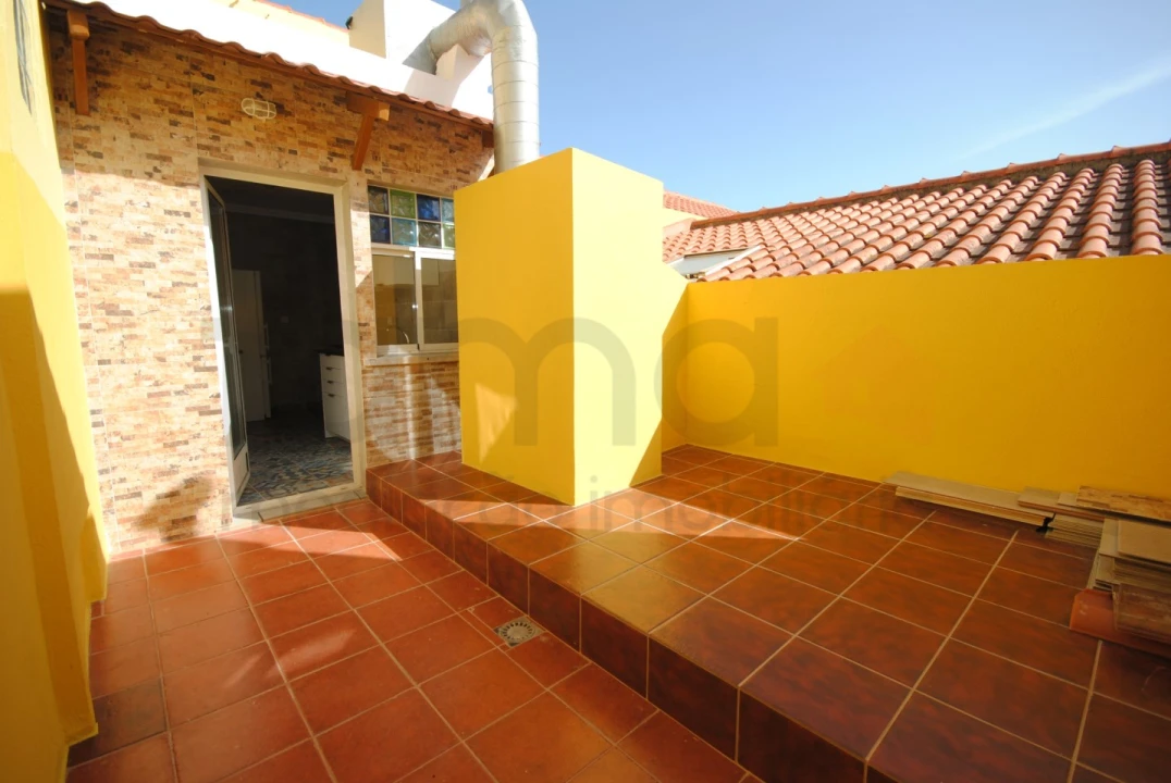 Apartamento T2 para Arrendamento em São Domingos de Rana Foto 7