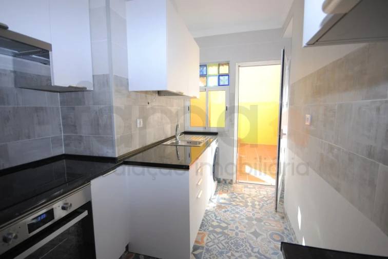 Apartamento T2 para Arrendamento em São Domingos de Rana Foto 4