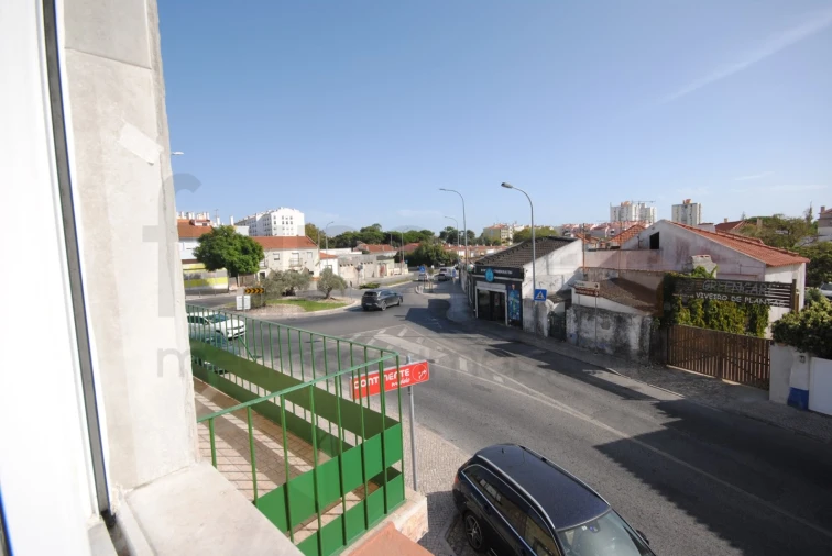 Apartamento T2 para Arrendamento em São Domingos de Rana Foto 18