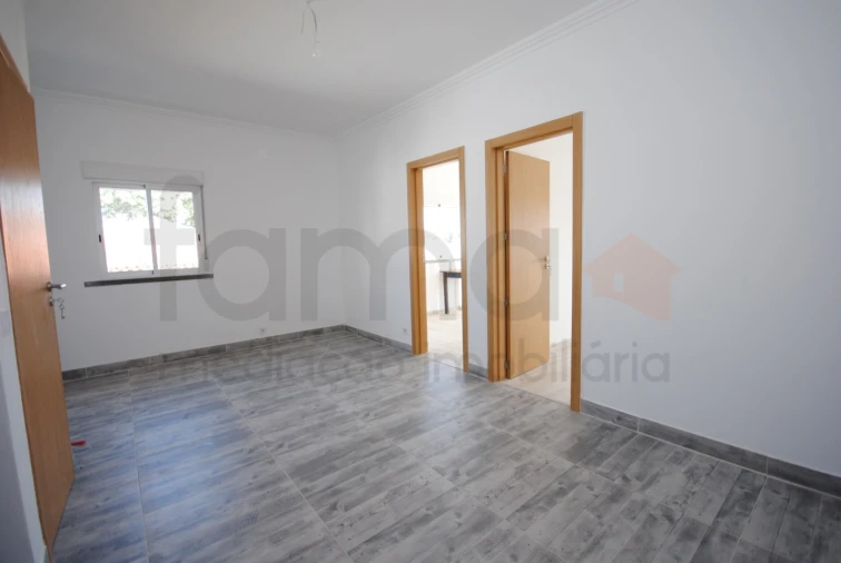 Apartamento T2 para Arrendamento em São Domingos de Rana Foto 23