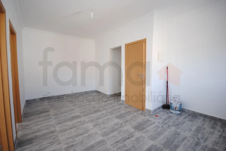 Apartamento T2 para Arrendamento em São Domingos de Rana Foto 25