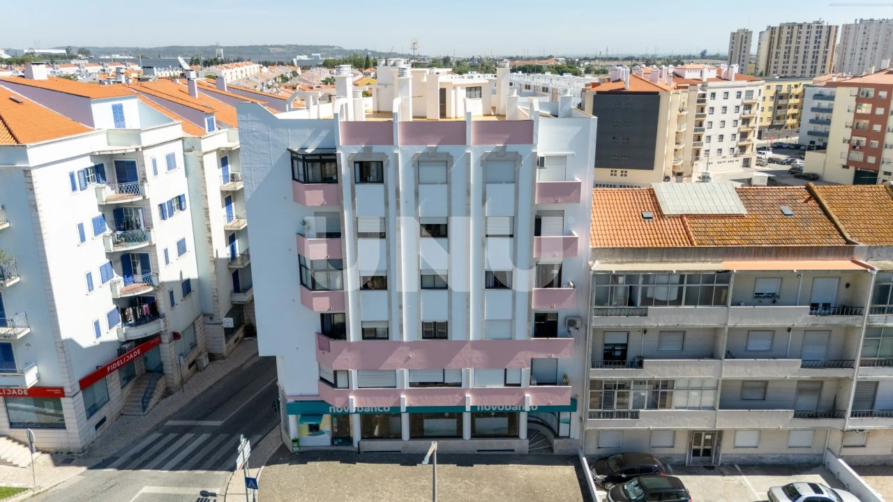 Apartamento T3 para Venda em Carregado e Cadafais Foto 1