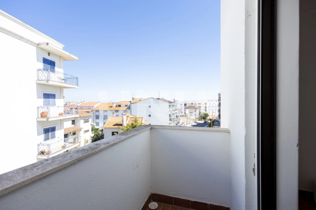 Apartamento T3 para Venda em Carregado e Cadafais Foto 25
