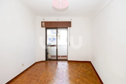 Apartamento T3 para Venda em Carregado e Cadafais