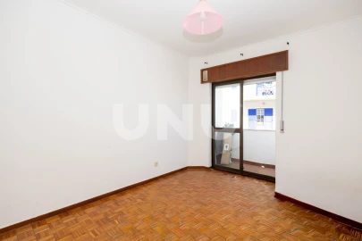 Apartamento T3 para Venda em Carregado e Cadafais