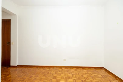 Apartamento T3 para Venda em Carregado e Cadafais
