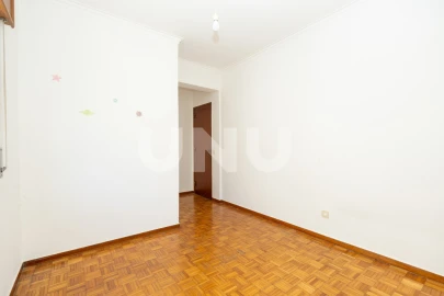 Apartamento T3 para Venda em Carregado e Cadafais