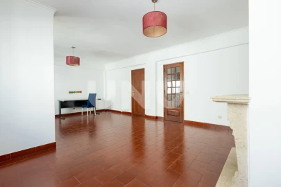 Apartamento T3 para Venda em Carregado e Cadafais