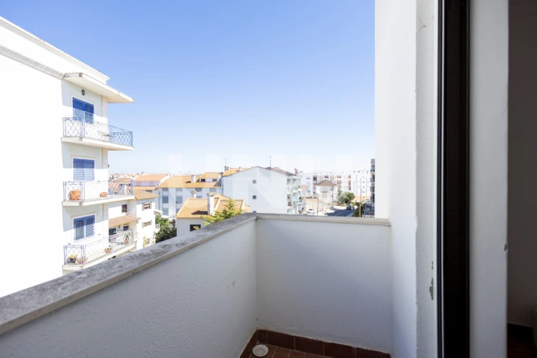 Apartamento T3 para Venda em Carregado e Cadafais Foto 25