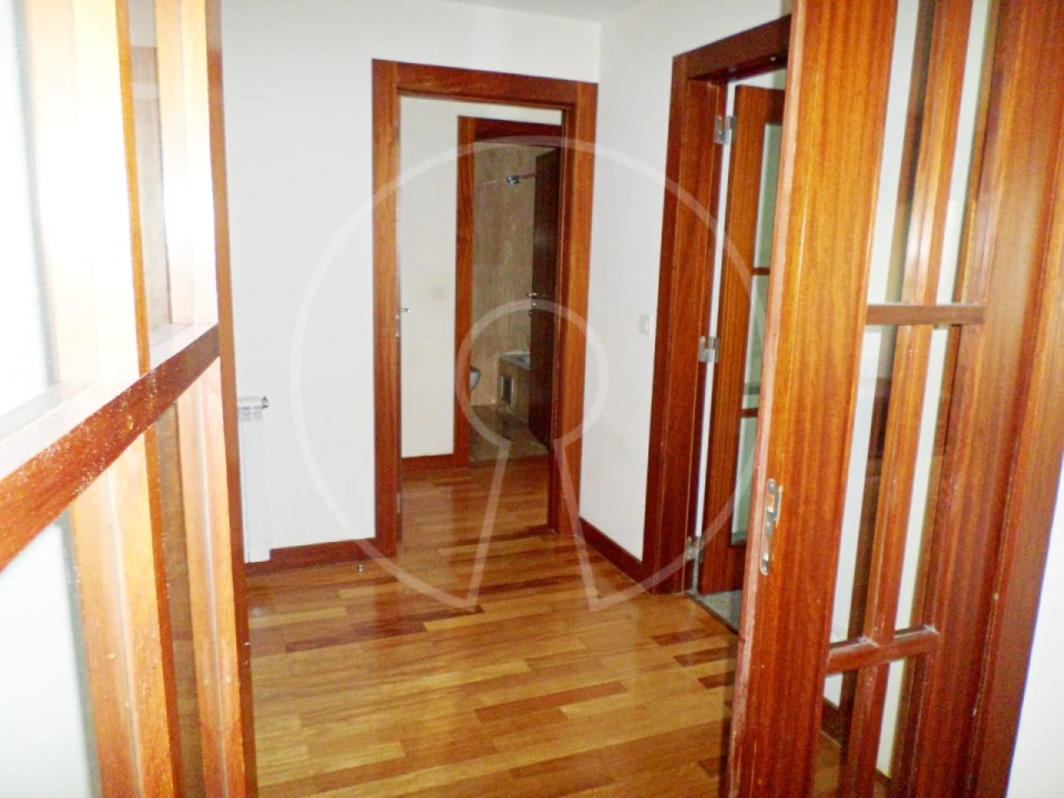 Apartamento T1 para Arrendamento em Santa Clara Foto 8