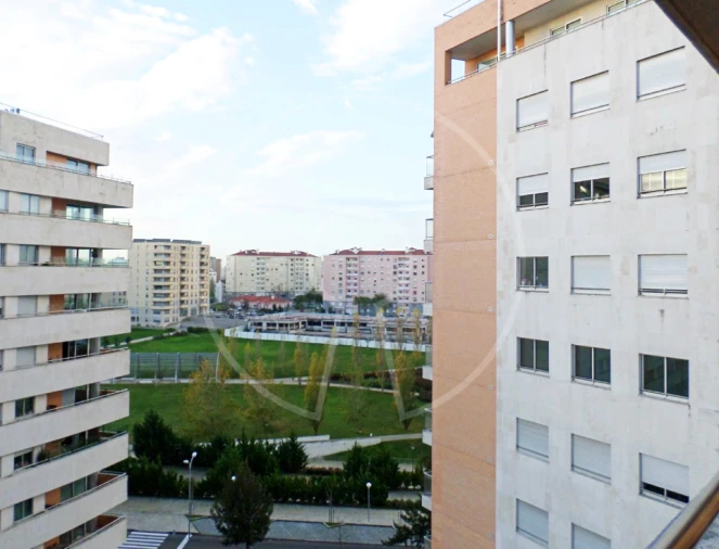 Apartamento T1 para Arrendamento em Santa Clara Foto 4