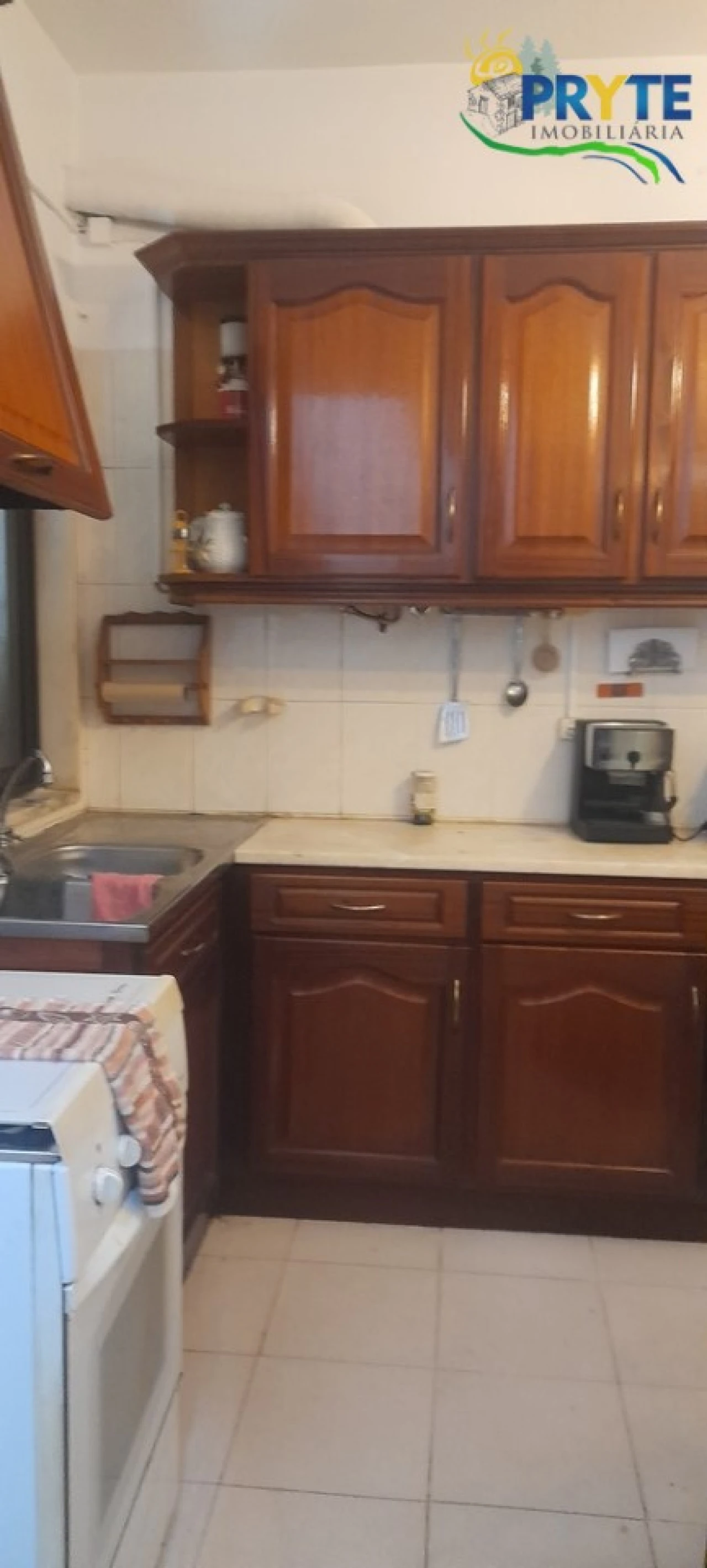 Moradia T4 para Venda em Cabeçudo Foto 4