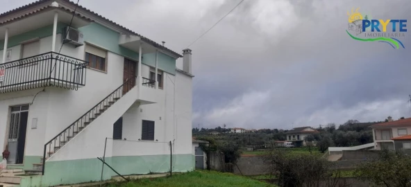 Moradia T4 para Venda em Cabeçudo