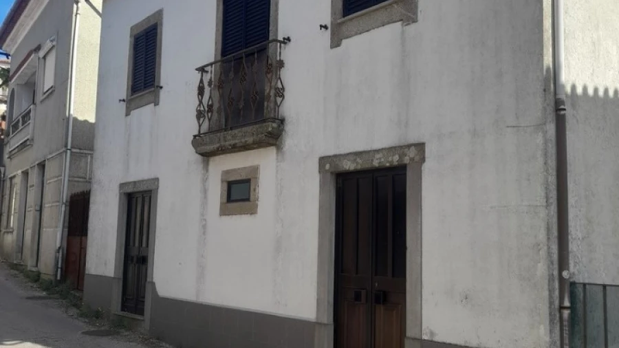 Moradia T3 para Venda em Castanheira de Pêra e Coentral