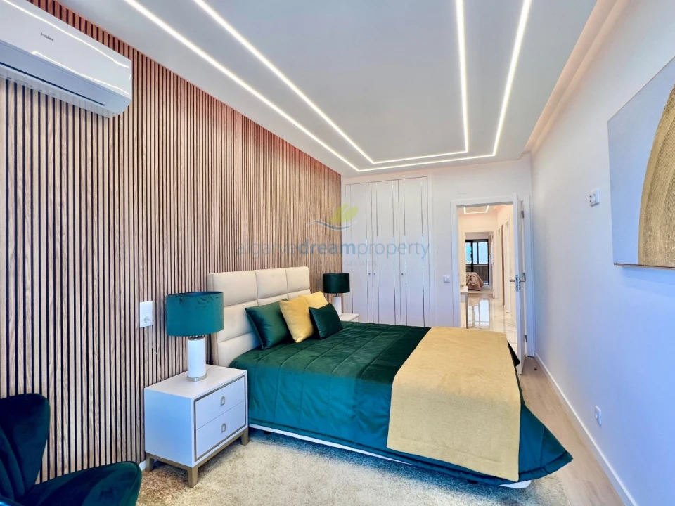 Apartamento T3 para Venda em Quarteira Foto 12