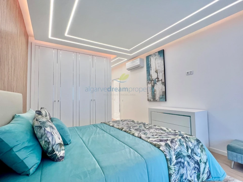 Apartamento T3 para Venda em Quarteira Foto 17