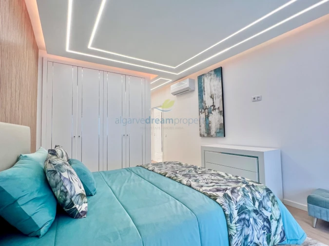 Apartamento T3 para Venda em Quarteira Foto 17